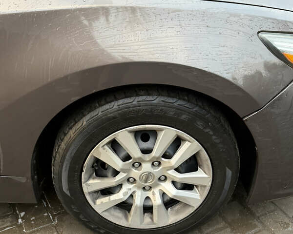 Коричневий Ніссан Альтіма, об'ємом двигуна 2.49 л та пробігом 180 тис. км за 7990 $, фото 11 на Automoto.ua