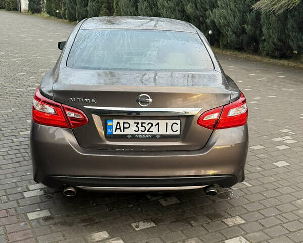 Коричневий Ніссан Альтіма, об'ємом двигуна 2.49 л та пробігом 180 тис. км за 7990 $, фото 5 на Automoto.ua