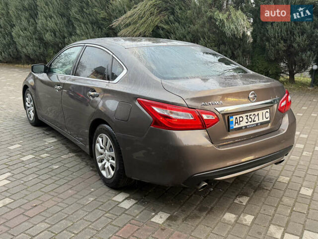 Коричневий Ніссан Альтіма, об'ємом двигуна 2.49 л та пробігом 180 тис. км за 7990 $, фото 6 на Automoto.ua