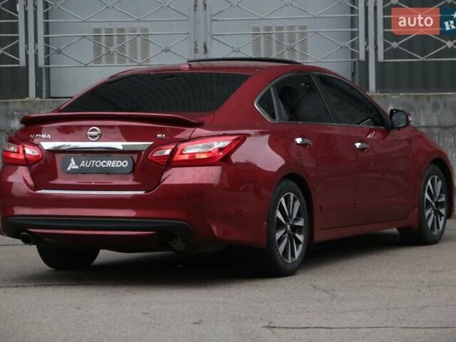 Ниссан Альтима 2016 в Киеве на Automoto.ua Красный Ниссан Альтима, объемом двигателя 2.49 л и пробегом 88 тыс. км за 11500 $, фото 6 на Automoto.ua