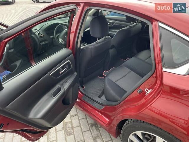 Красный Ниссан Альтима, объемом двигателя 2.49 л и пробегом 170 тыс. км за 8800 $, фото 19 на Automoto.ua