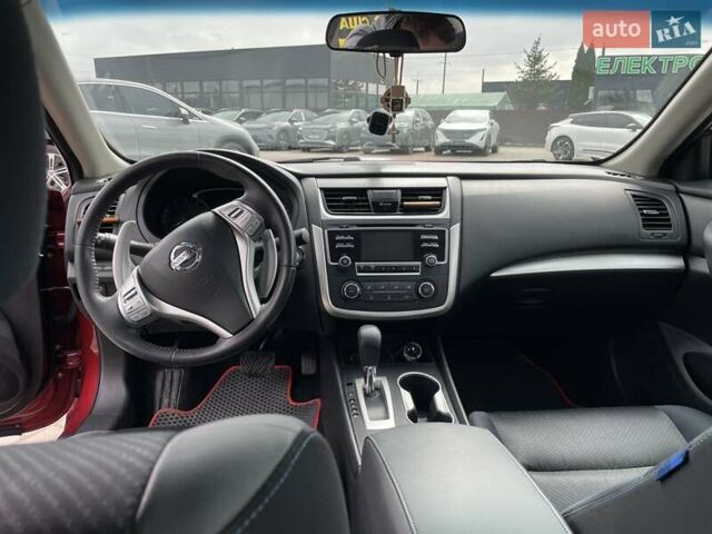 Красный Ниссан Альтима, объемом двигателя 2.49 л и пробегом 170 тыс. км за 8800 $, фото 11 на Automoto.ua