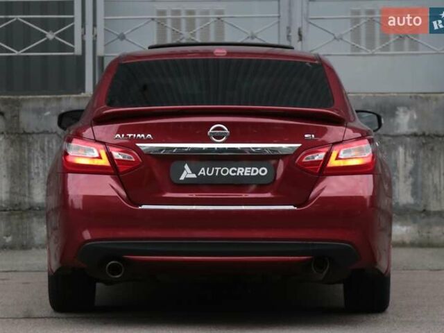 Ниссан Альтима 2016 в Киеве на Automoto.ua Красный Ниссан Альтима, объемом двигателя 2.49 л и пробегом 88 тыс. км за 11500 $, фото 5 на Automoto.ua