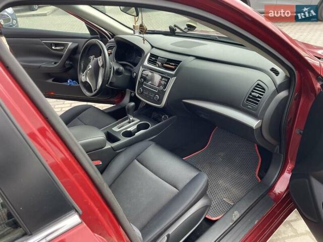 Красный Ниссан Альтима, объемом двигателя 2.49 л и пробегом 170 тыс. км за 8800 $, фото 16 на Automoto.ua