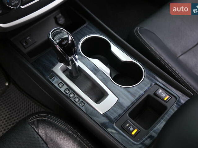 Ниссан Альтима 2016 в Киеве на Automoto.ua Красный Ниссан Альтима, объемом двигателя 2.49 л и пробегом 88 тыс. км за 11500 $, фото 19 на Automoto.ua