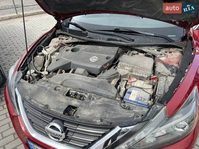 Красный Ниссан Альтима, объемом двигателя 2.49 л и пробегом 170 тыс. км за 8800 $, фото 20 на Automoto.ua