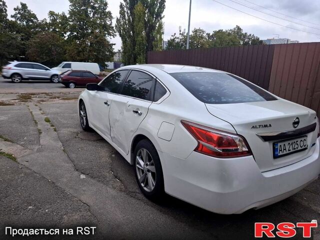 Ніссан Альтіма, об'ємом двигуна 2.5 л та пробігом 180 тис. км за 9500 $, фото 4 на Automoto.ua