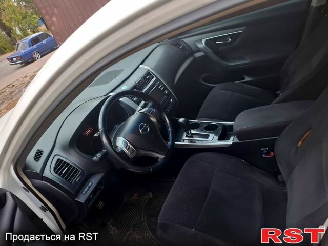 Ніссан Альтіма, об'ємом двигуна 2.5 л та пробігом 180 тис. км за 9500 $, фото 5 на Automoto.ua