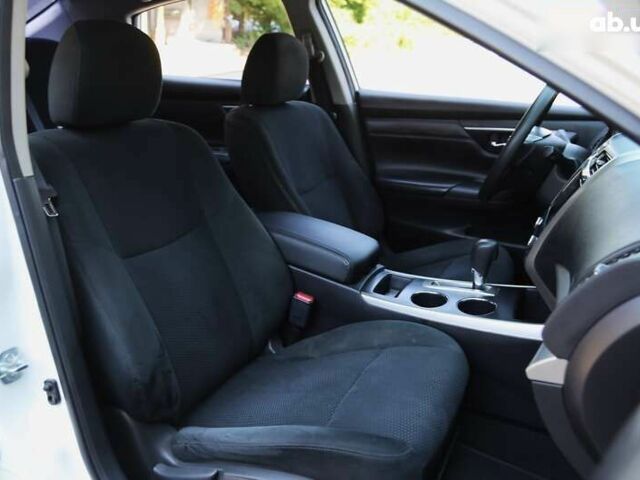 Ніссан Альтіма, об'ємом двигуна 2.5 л та пробігом 249 тис. км за 8900 $, фото 10 на Automoto.ua