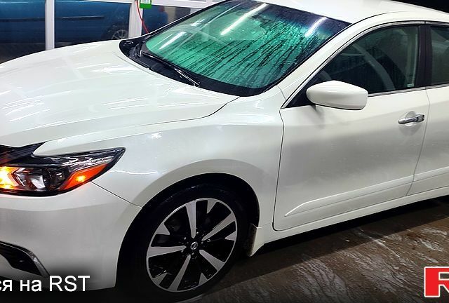 Ниссан Альтима, объемом двигателя 25 л и пробегом 78 тыс. км за 13500 $, фото 5 на Automoto.ua