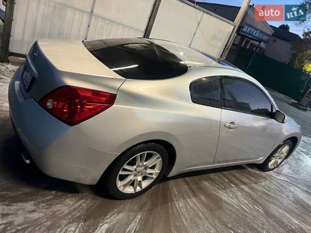 Серый Ниссан Альтима, объемом двигателя 3.5 л и пробегом 182 тыс. км за 7500 $, фото 1 на Automoto.ua