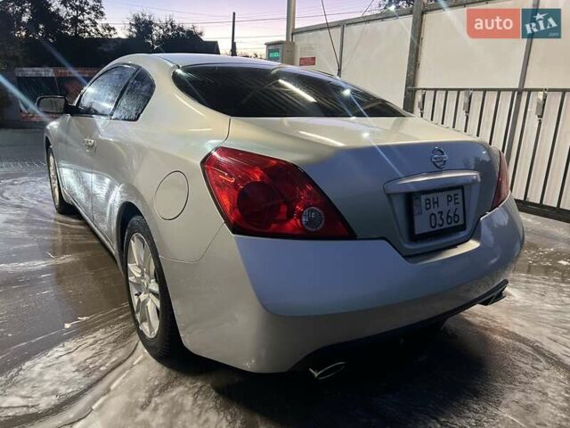 Серый Ниссан Альтима, объемом двигателя 3.5 л и пробегом 182 тыс. км за 7500 $, фото 7 на Automoto.ua