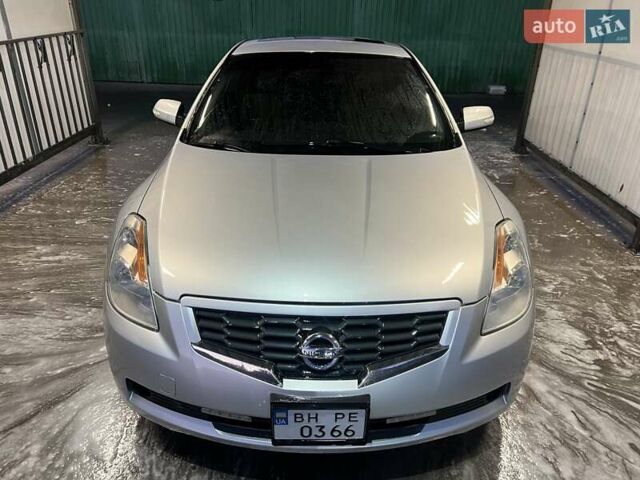 Серый Ниссан Альтима, объемом двигателя 3.5 л и пробегом 182 тыс. км за 7500 $, фото 4 на Automoto.ua