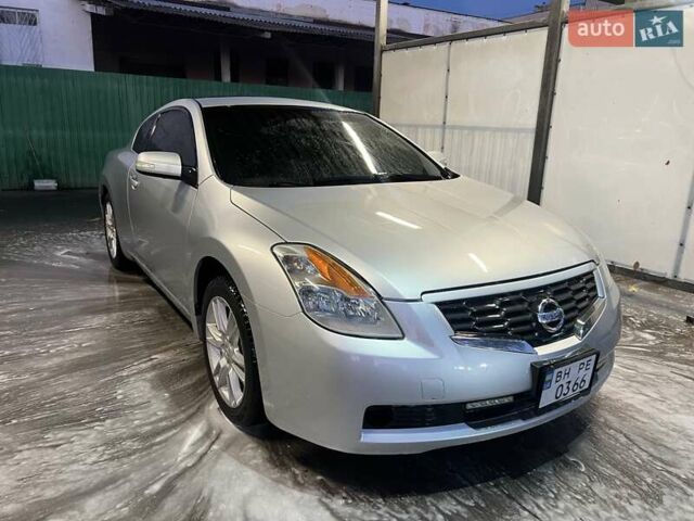 Серый Ниссан Альтима, объемом двигателя 3.5 л и пробегом 182 тыс. км за 7500 $, фото 2 на Automoto.ua