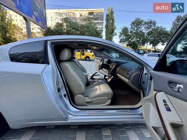 Серый Ниссан Альтима, объемом двигателя 3.5 л и пробегом 180 тыс. км за 6600 $, фото 97 на Automoto.ua