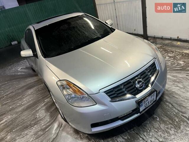 Серый Ниссан Альтима, объемом двигателя 3.5 л и пробегом 182 тыс. км за 7500 $, фото 3 на Automoto.ua