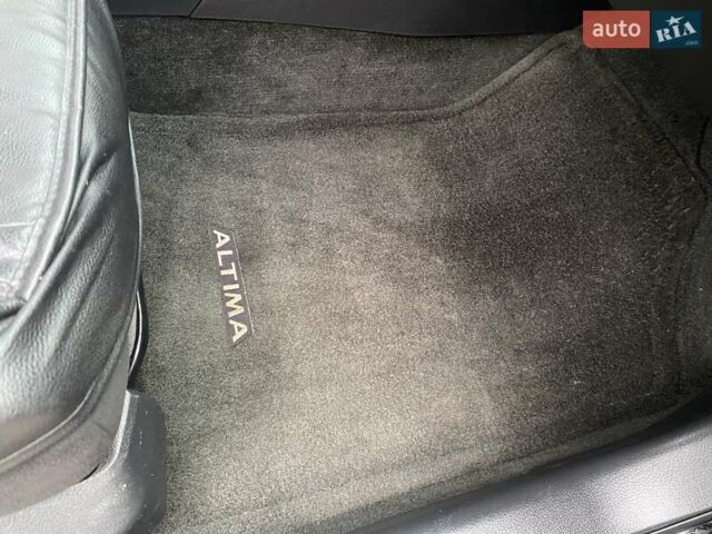 Серый Ниссан Альтима, объемом двигателя 2.49 л и пробегом 240 тыс. км за 4500 $, фото 49 на Automoto.ua