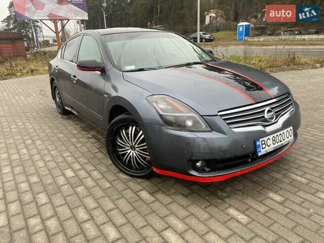Серый Ниссан Альтима, объемом двигателя 2.49 л и пробегом 240 тыс. км за 4500 $, фото 19 на Automoto.ua