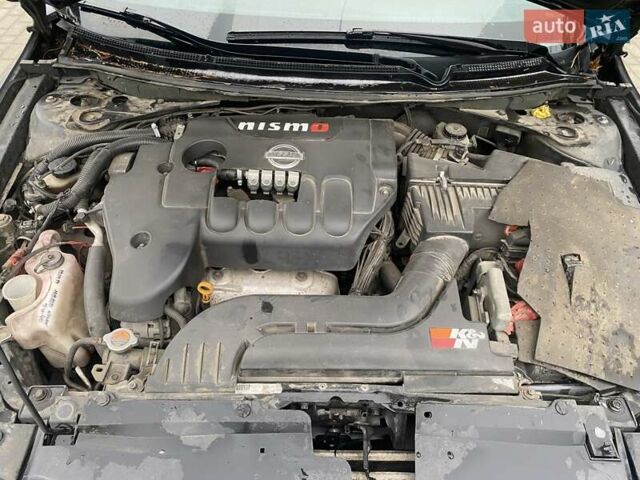 Серый Ниссан Альтима, объемом двигателя 2.49 л и пробегом 240 тыс. км за 4500 $, фото 60 на Automoto.ua