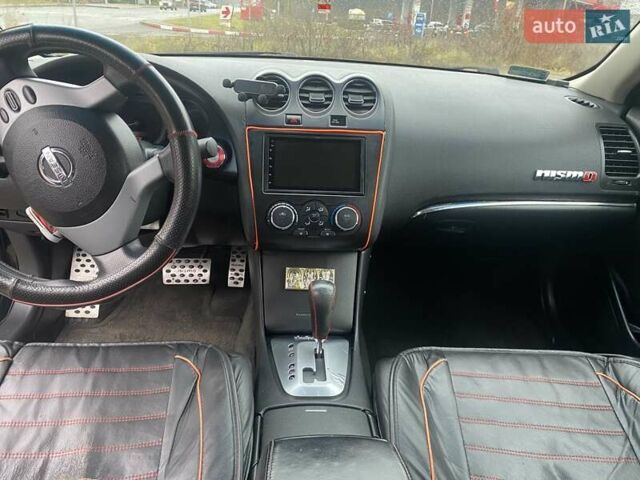 Серый Ниссан Альтима, объемом двигателя 2.49 л и пробегом 240 тыс. км за 4500 $, фото 33 на Automoto.ua