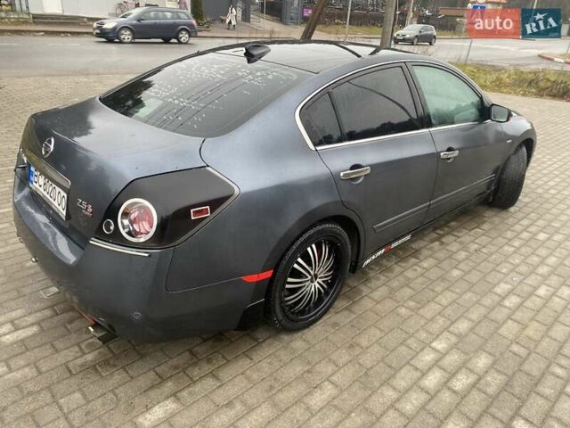 Серый Ниссан Альтима, объемом двигателя 2.49 л и пробегом 240 тыс. км за 4500 $, фото 14 на Automoto.ua