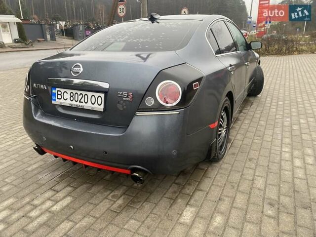 Серый Ниссан Альтима, объемом двигателя 2.49 л и пробегом 240 тыс. км за 4500 $, фото 12 на Automoto.ua