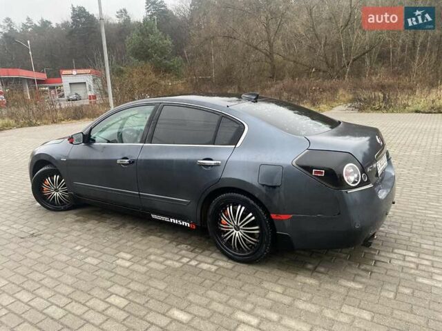 Серый Ниссан Альтима, объемом двигателя 2.49 л и пробегом 240 тыс. км за 4500 $, фото 6 на Automoto.ua