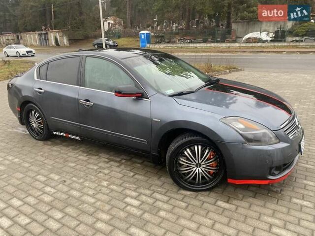 Серый Ниссан Альтима, объемом двигателя 2.49 л и пробегом 240 тыс. км за 4500 $, фото 18 на Automoto.ua