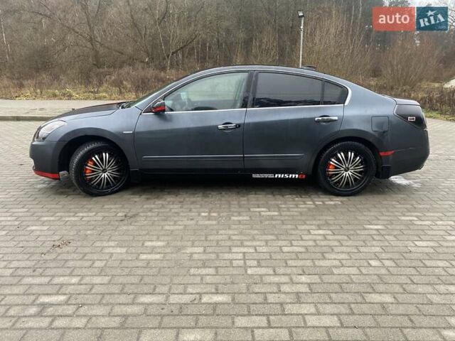 Серый Ниссан Альтима, объемом двигателя 2.49 л и пробегом 240 тыс. км за 4500 $, фото 5 на Automoto.ua