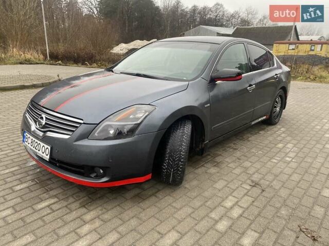 Серый Ниссан Альтима, объемом двигателя 2.49 л и пробегом 240 тыс. км за 4500 $, фото 3 на Automoto.ua