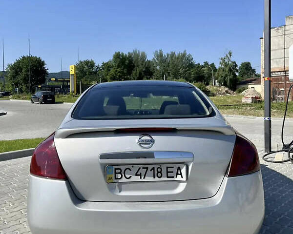 Серый Ниссан Альтима, объемом двигателя 2.5 л и пробегом 300 тыс. км за 4999 $, фото 6 на Automoto.ua