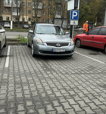 Серый Ниссан Альтима, объемом двигателя 2.5 л и пробегом 229 тыс. км за 6400 $, фото 1 на Automoto.ua