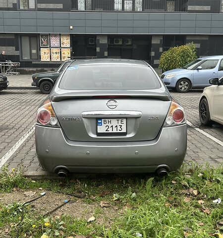 Серый Ниссан Альтима, объемом двигателя 2.5 л и пробегом 229 тыс. км за 6400 $, фото 3 на Automoto.ua