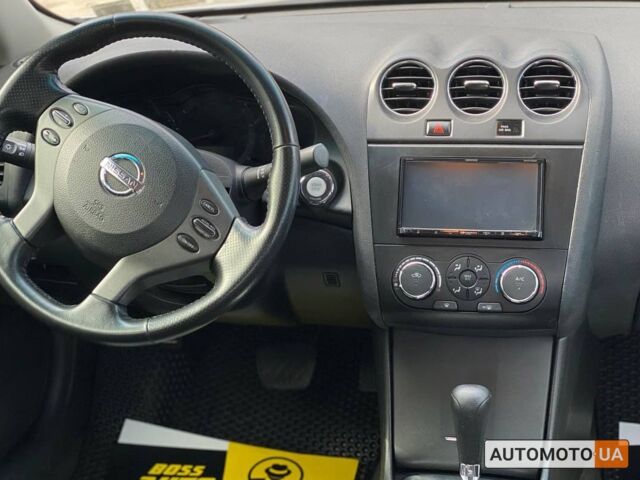 Серый Ниссан Альтима, объемом двигателя 2.5 л и пробегом 285 тыс. км за 6400 $, фото 10 на Automoto.ua