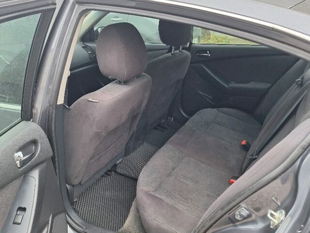 Серый Ниссан Альтима, объемом двигателя 2.5 л и пробегом 183 тыс. км за 6450 $, фото 7 на Automoto.ua