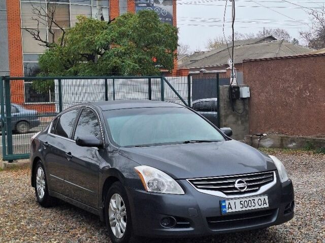 Серый Ниссан Альтима, объемом двигателя 2.5 л и пробегом 183 тыс. км за 6450 $, фото 1 на Automoto.ua