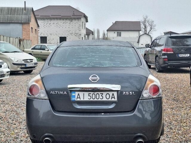 Серый Ниссан Альтима, объемом двигателя 2.5 л и пробегом 183 тыс. км за 6450 $, фото 4 на Automoto.ua