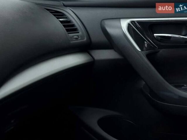 Серый Ниссан Альтима, объемом двигателя 2.49 л и пробегом 211 тыс. км за 9700 $, фото 30 на Automoto.ua