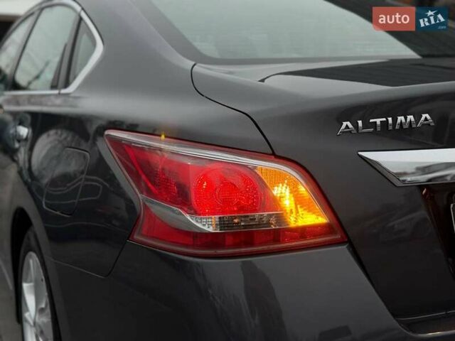 Серый Ниссан Альтима, объемом двигателя 2.49 л и пробегом 211 тыс. км за 9700 $, фото 11 на Automoto.ua