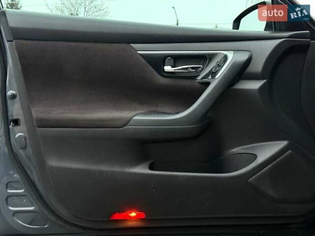 Серый Ниссан Альтима, объемом двигателя 2.49 л и пробегом 211 тыс. км за 9700 $, фото 17 на Automoto.ua