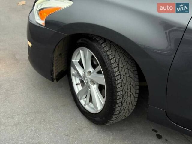 Серый Ниссан Альтима, объемом двигателя 2.49 л и пробегом 211 тыс. км за 9700 $, фото 3 на Automoto.ua