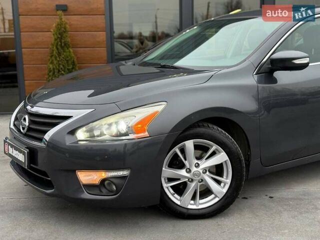Серый Ниссан Альтима, объемом двигателя 2.49 л и пробегом 211 тыс. км за 9700 $, фото 2 на Automoto.ua