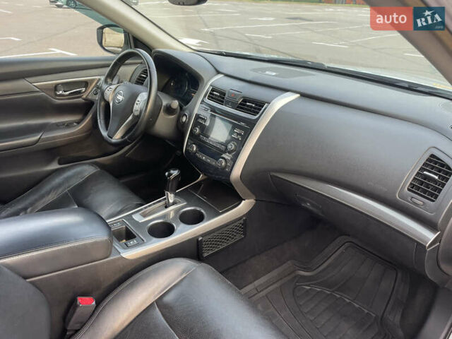 Серый Ниссан Альтима, объемом двигателя 2.49 л и пробегом 261 тыс. км за 7150 $, фото 6 на Automoto.ua
