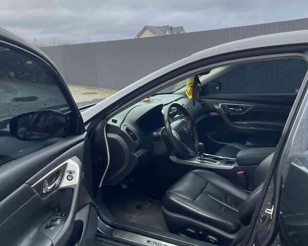 Серый Ниссан Альтима, объемом двигателя 2.5 л и пробегом 273 тыс. км за 9300 $, фото 7 на Automoto.ua