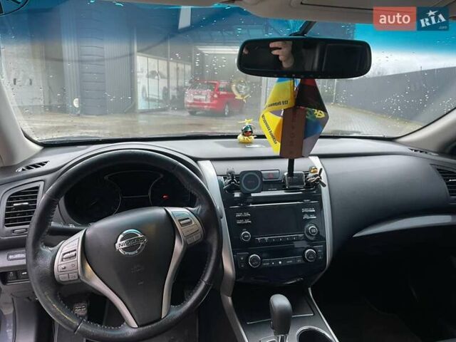 Серый Ниссан Альтима, объемом двигателя 2.5 л и пробегом 273 тыс. км за 9300 $, фото 8 на Automoto.ua