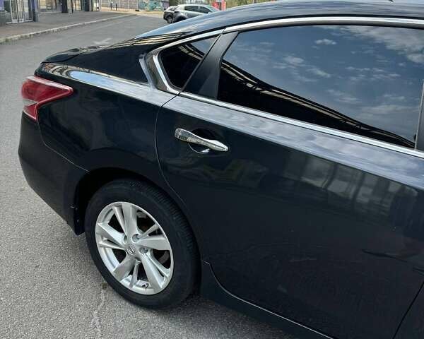 Серый Ниссан Альтима, объемом двигателя 2.5 л и пробегом 235 тыс. км за 7999 $, фото 6 на Automoto.ua