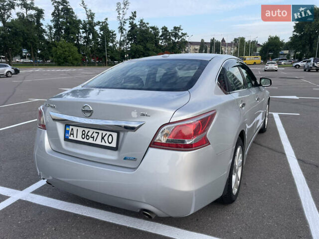 Ниссан Альтима 2013 в Киеве на Automoto.ua Серый Ниссан Альтима, объемом двигателя 2.5 л и пробегом 261 тыс. км за 7250 $, фото 3 на Automoto.ua