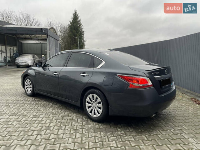 Серый Ниссан Альтима, объемом двигателя 2.5 л и пробегом 273 тыс. км за 9300 $, фото 1 на Automoto.ua