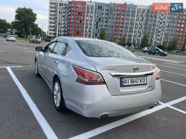 Ниссан Альтима 2013 в Киеве на Automoto.ua Серый Ниссан Альтима, объемом двигателя 2.5 л и пробегом 261 тыс. км за 7250 $, фото 5 на Automoto.ua