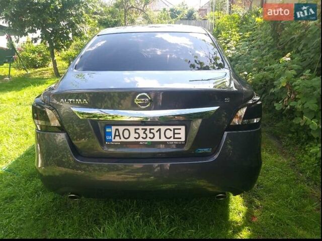 Серый Ниссан Альтима, объемом двигателя 2.49 л и пробегом 162 тыс. км за 8500 $, фото 1 на Automoto.ua